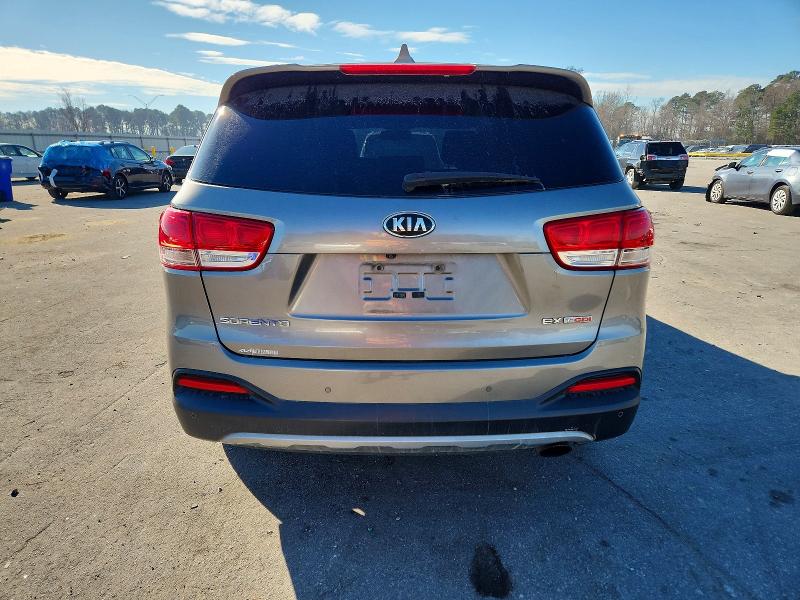Photo 6 from auction – 2016 KIA SORENTO EX with VIN 5XYPHDA14GG011819