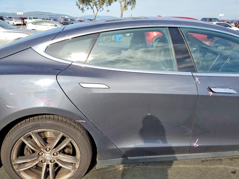 Photo 10 from auction – 2016 TESLA MODEL S with VIN 5YJSA1E14GF125981