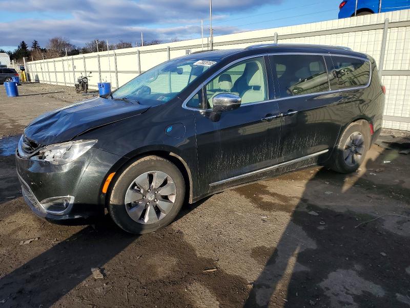 CHRYSLER PACIFICA H 2019 with VIN 2C4RC1N7XKR577718 - Photo from auction