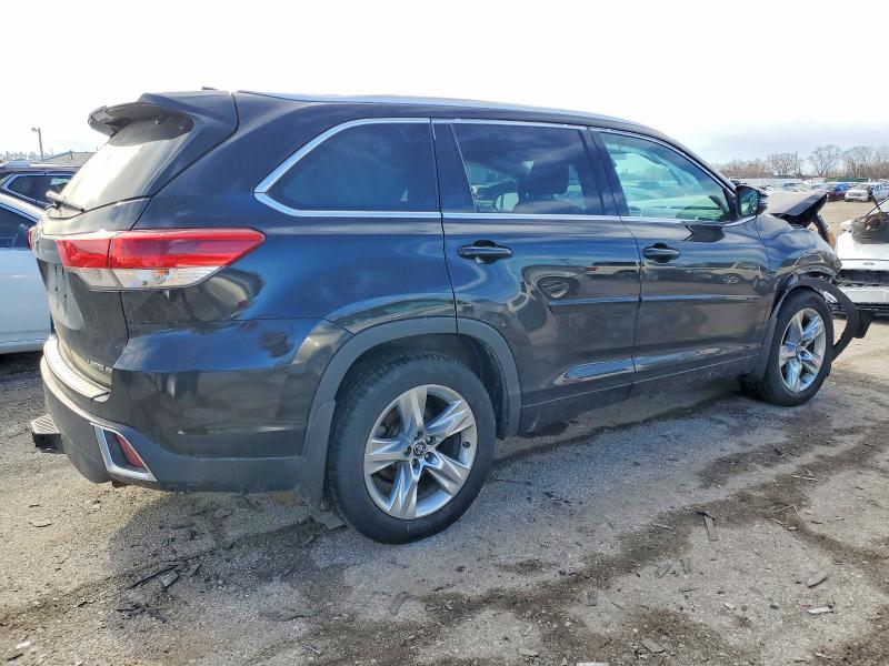 Photo 3 from auction – 2018 TOYOTA HIGHLANDER with VIN 5TDDZRFH4JS856280