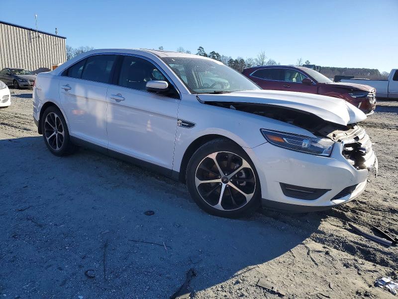 Photo 4 from auction – 2015 FORD TAURUS SEL with VIN 1FAHP2E87FG158513