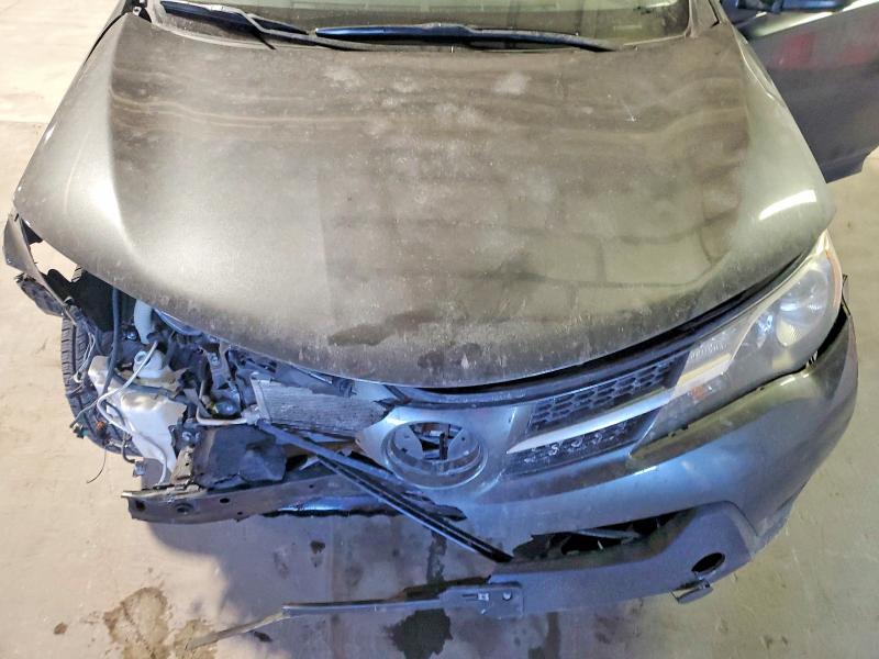 Photo 12 from auction – 2015 TOYOTA RAV4 with VIN JTMZFREV1FJ049774