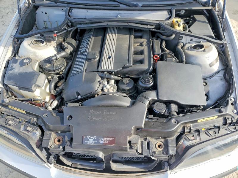 Photo 11 from auction – 2005 BMW 325 I with VIN WBAEV33405KX11651