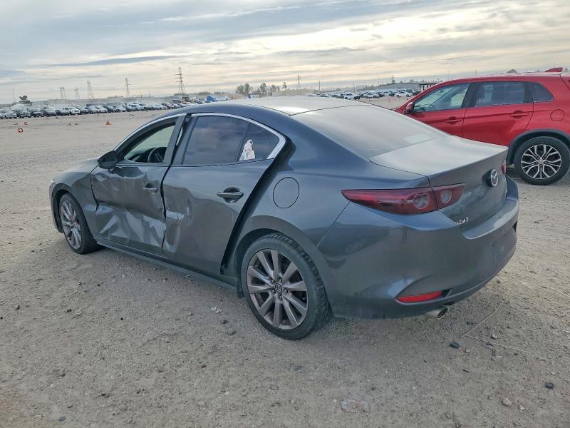 Photo 2 from auction – 2019 MAZDA 3 with VIN JM1BPACL4K1111745