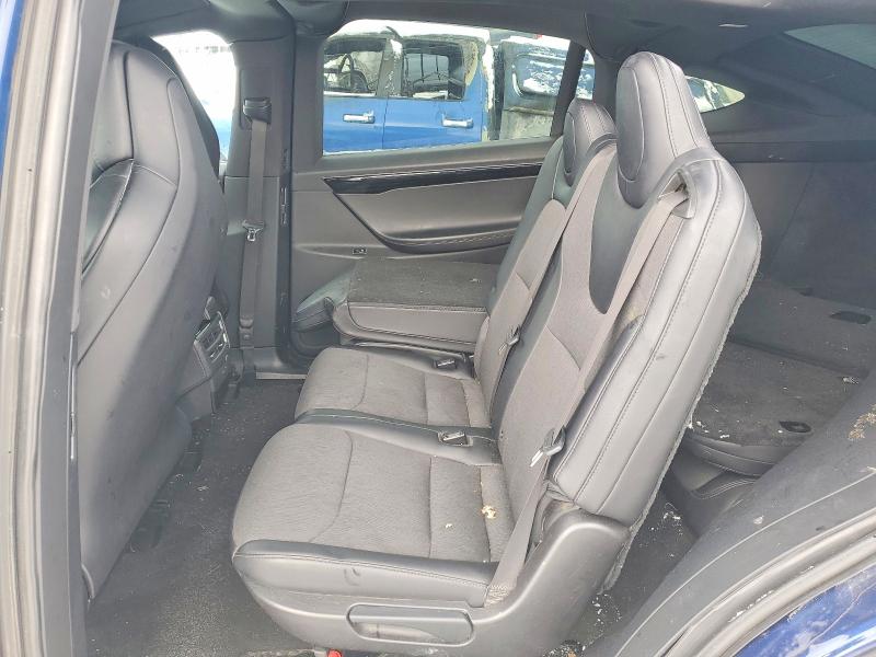 Photo 10 from auction – 2018 TESLA MODEL X with VIN 5YJXCAE24JF102314