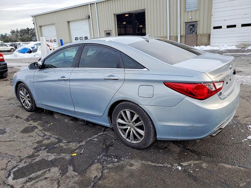 Photo 2 from auction – 2011 HYUNDAI SONATA SE with VIN 5NPEC4AC7BH236390