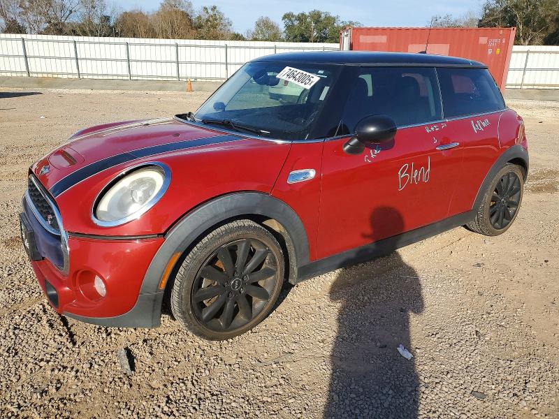MINI COOPER 2016 with VIN WMWXP7C52G2C61087 - Photo from auction