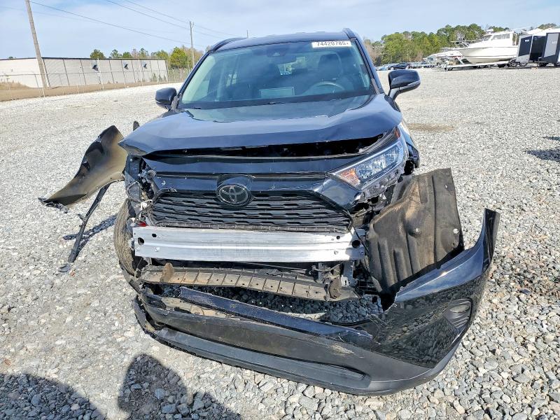 Photo 5 from auction – 2020 TOYOTA RAV4 XLE with VIN 2T3P1RFV1LC125836