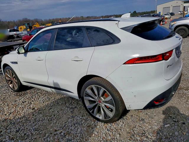 Photo 2 from auction – 2017 JAGUAR F-PACE R - with VIN SADCL2BV4HA099330