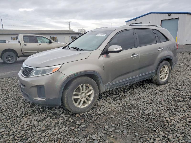 KIA SORENTO 2015 with VIN 5XYKTDA73FG596517 - Photo from auction