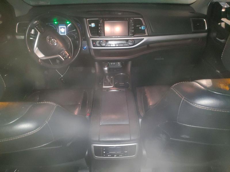 Photo 8 from auction – 2018 TOYOTA HIGHLANDER with VIN 5TDJGRFH3JS051363