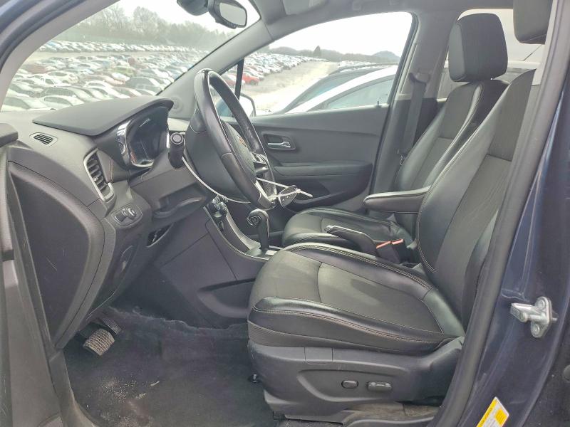Photo 7 from auction – 2018 CHEVROLET TRAX with VIN 3GNCJPSB3JL377645