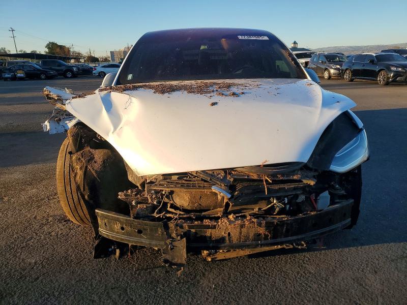 Photo 5 from auction – 2016 TESLA MODEL X with VIN 5YJXCAE46GF000264