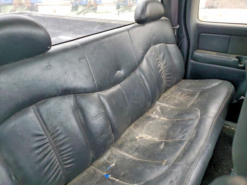 Photo 10 from auction – 2000 CHEVROLET SILVERADO with VIN 1GCEK19T8YE315405