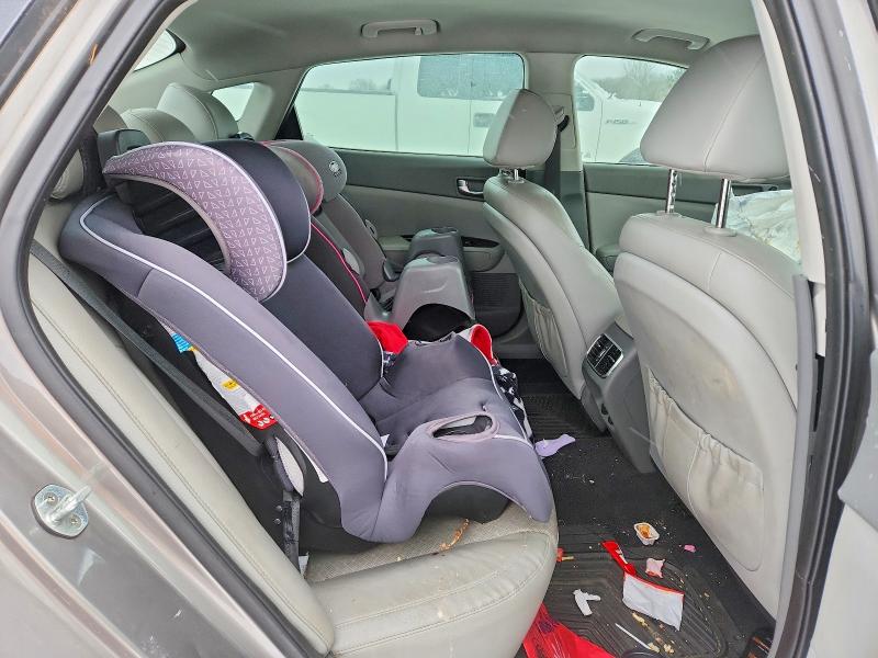 Photo 10 from auction – 2016 KIA OPTIMA with VIN 5XXGU4L35GG062812