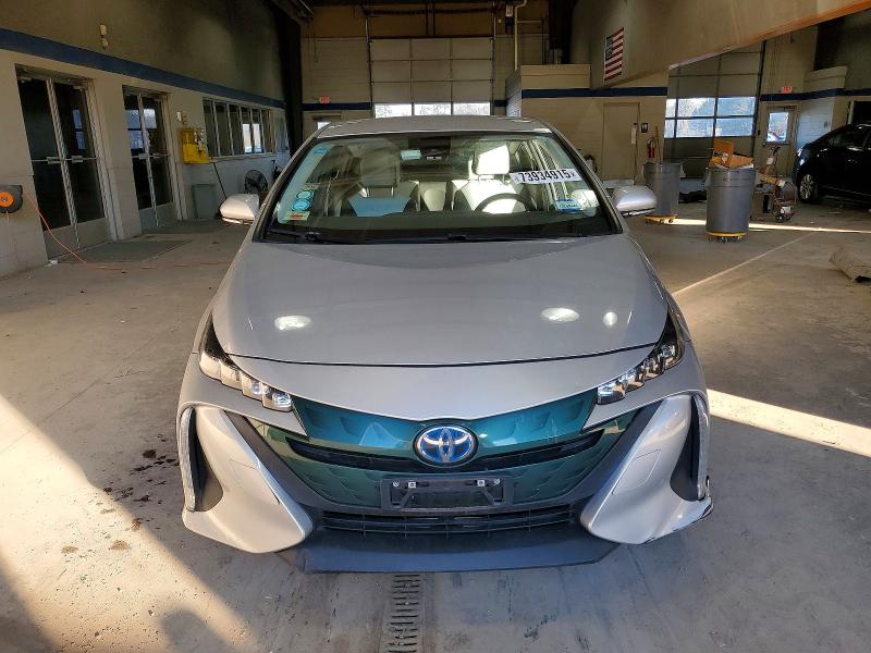 Photo 5 from auction – 2017 TOYOTA PRIUS PRIM with VIN JTDKARFP0H3021357