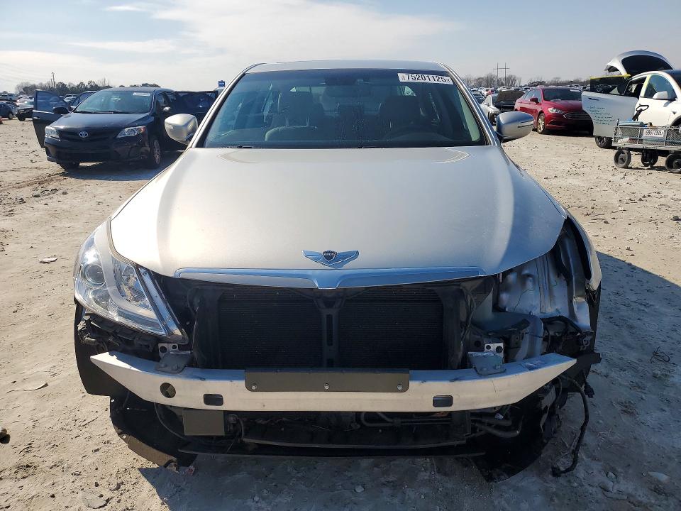 Photo 5 from auction – 2012 HYUNDAI GENESIS with VIN KMHGC4DD5CU159003