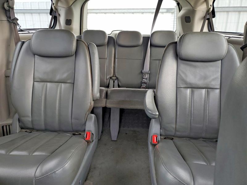 Photo 10 from auction – 2010 CHRYSLER TOWN AND C with VIN 2A4RR5D1XAR189058