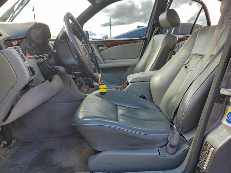 Photo 7 from auction – 1997 MERCEDES-BENZ E320 with VIN WDBJF55F2VA349402
