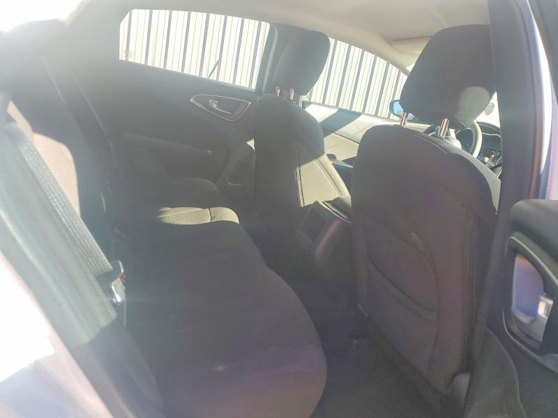 Photo 10 from auction – 2015 CHRYSLER 200 LIMITE with VIN 1C3CCCAB6FN704130