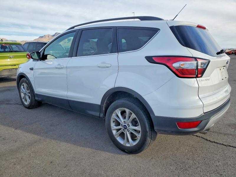 Photo 2 from auction – 2018 FORD ESCAPE SE with VIN 1FMCU0GDXJUA74056