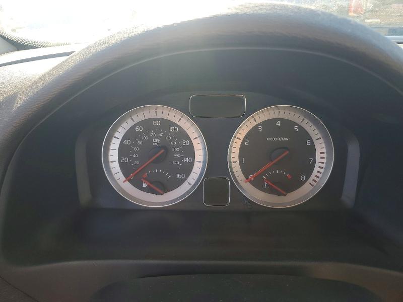 Фото 9 с аукциона – 2011 VOLVO C70 T5 с VIN YV1672MC3BJ117486