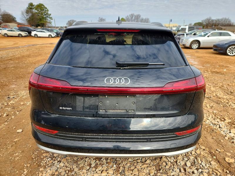 Photo 6 from auction – 2019 AUDI E-TRON with VIN WA1VAAGE0KB009843
