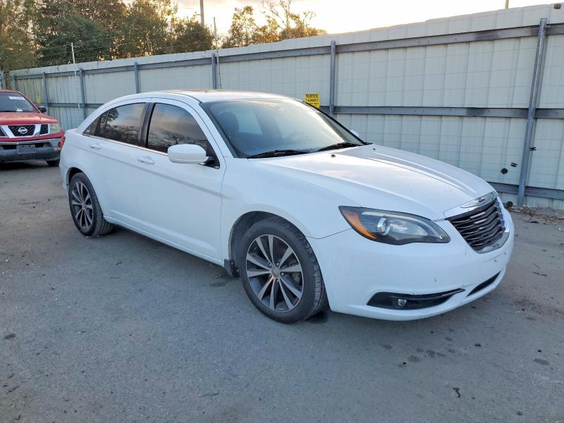 Photo 4 from auction – 2013 CHRYSLER 200 TOURIN with VIN 1C3CCBBG8DN728981