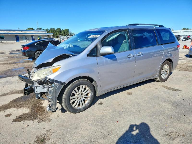 TOYOTA SIENNA XLE 2012 with VIN 5TDYK3DCXCS255551 - Photo from auction