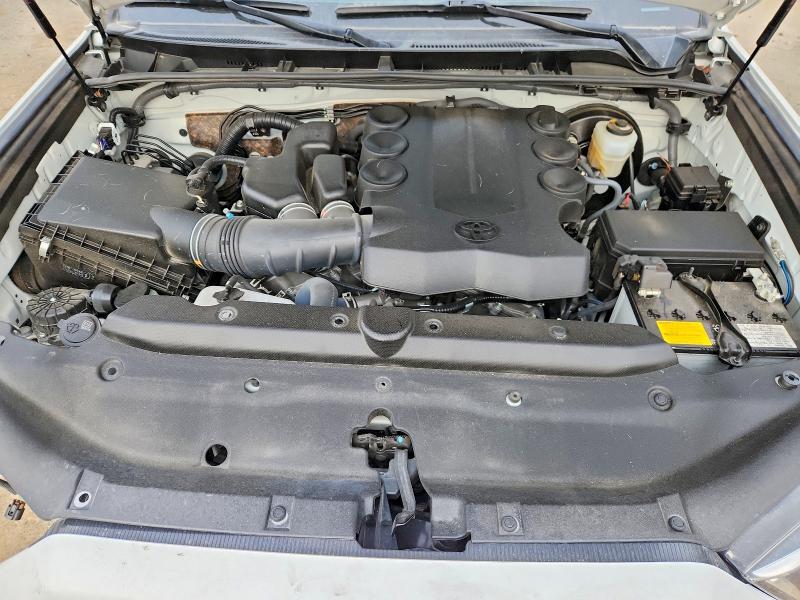 Photo 12 from auction – 2022 TOYOTA 4RUNNER SR with VIN JTEFU5JR0N5277570