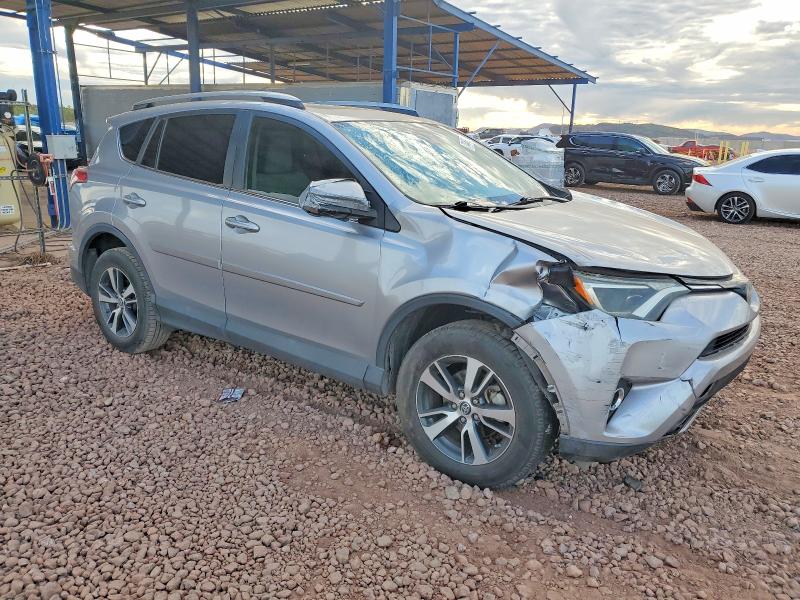 Photo 4 from auction – 2017 TOYOTA RAV4 with VIN 2T3WFREV0HW369157