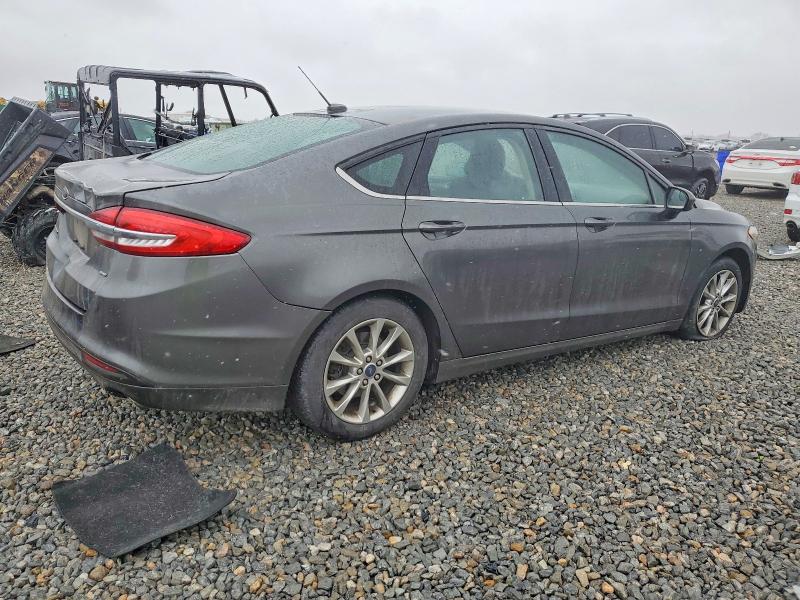 Photo 3 from auction – 2017 FORD FUSION with VIN 3FA6P0H75HR259334