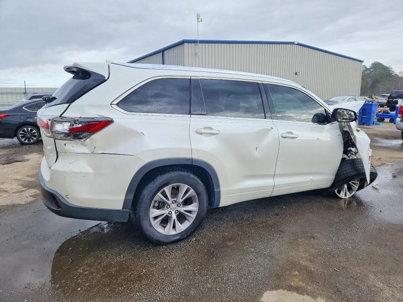 Photo 3 from auction – 2015 TOYOTA HIGHLANDER with VIN 5TDKKRFH0FS068180