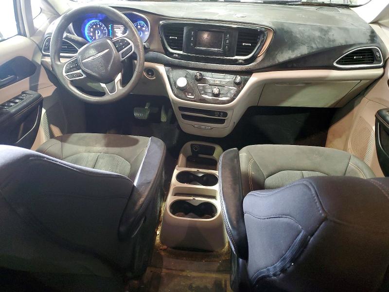 Photo 8 from auction – 2017 CHRYSLER PACIFICA L with VIN 2C4RC1CG6HR744779