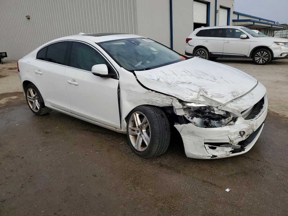 Photo 4 from auction – 2015 VOLVO S60 PREMIE with VIN YV140MFK2F1365584