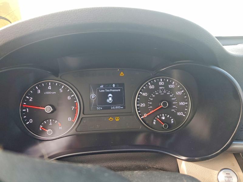 Photo 9 from auction – 2017 KIA OPTIMA with VIN 5XXGT4L16HG127511