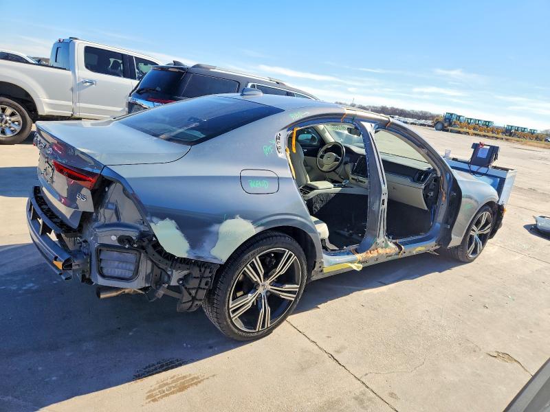 Photo 3 from auction – 2022 VOLVO S60 B5 INS with VIN 7JRL12FL0NG173993