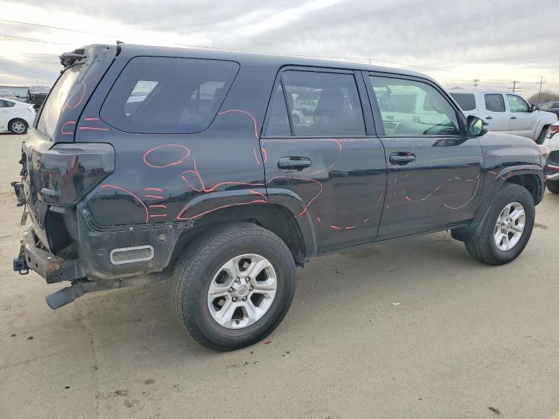 Photo 3 from auction – 2015 TOYOTA 4RUNNER SR with VIN JTEBU5JR5F5263955