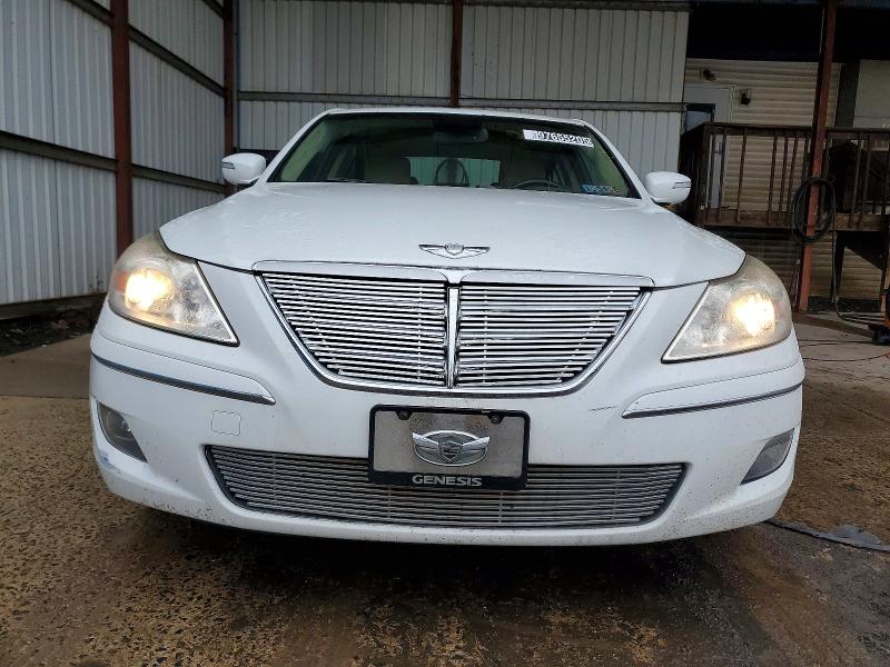 Photo 5 from auction – 2010 HYUNDAI GENESIS 3. with VIN KMHGC4DE4AU076085