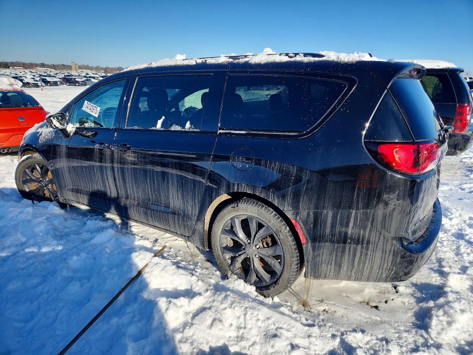 Photo 2 from auction – 2019 CHRYSLER PACIFICA with VIN 2C4RC1EG5KR549101