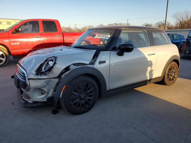 MINI COOPER 2021 with VIN WMWXR3C00M2N92556 - Photo from auction