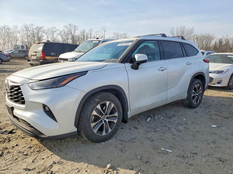 Photo 1 from auction – 2022 TOYOTA HIGHLANDER with VIN 5TDHZRBH3NS563659