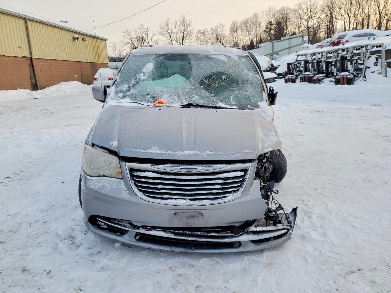Photo 5 from auction – 2015 CHRYSLER TOWN & COU with VIN 2C4RC1BG0FR505100