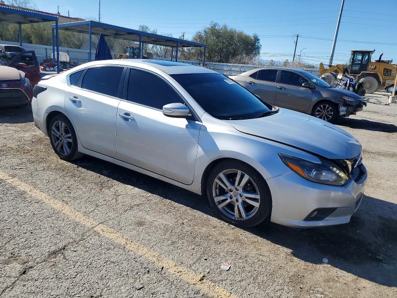 Photo 4 from auction – 2017 NISSAN ALTIMA 3.5 with VIN 1N4BL3AP9HC137936