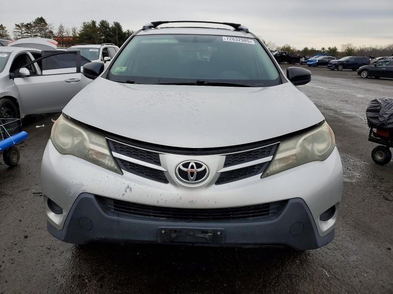 Photo 5 from auction – 2015 TOYOTA RAV4 LE with VIN JTMBFREV6FJ036455