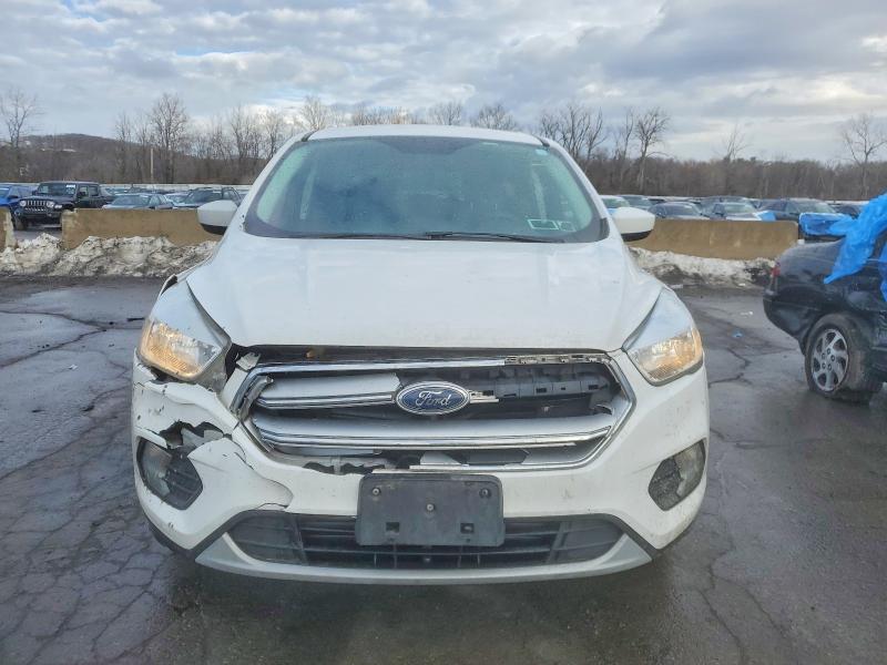 Photo 5 from auction – 2017 FORD ESCAPE SE with VIN 1FMCU9GD7HUB94430