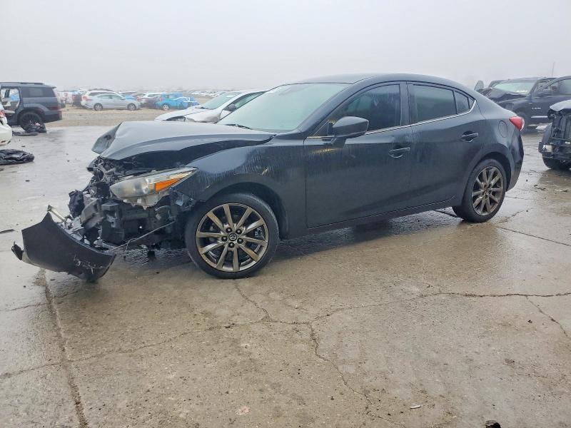 MAZDA 3 TOURING 2018 with VIN 3MZBN1V3XJM207980 - Photo from auction