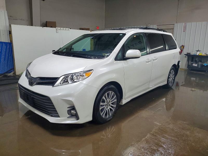 Photo 1 from auction – 2019 TOYOTA SIENNA XLE with VIN 5TDYZ3DC0KS983440