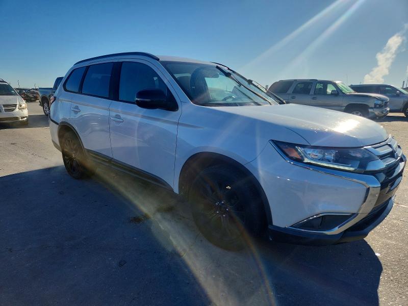 Photo 4 from auction – 2018 MITSUBISHI OUTLANDER with VIN JA4AD3A37JZ019851
