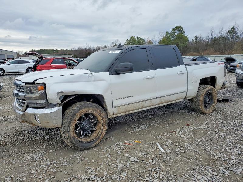 CHEVROLET SILVERADO 2018 with VIN 3GCUKSEC8JG338236 - Photo from auction